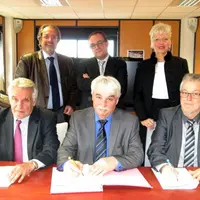 De gauche à droite : en haut : Luc Doury, directeur régional du RSI, Eric Dalle, directeur général de la MSA, Martine François, directeur de la CARSAT