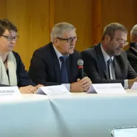 Au centre, Emile-Roger Lombertie, maire de Limoges aux côtés de Roland Pellenard, président d'Opalim.