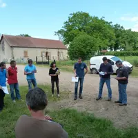 Fin mai, le groupe pluri-métiers ovins s’est retrouvé dans l’Allier, sur l’exploitation de Christophe Guillaumin.