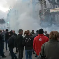 Le 10 décembre dernier, les forces de l'ordre ont très rapidement fait usage des fumigènes et lacrymogènes.
