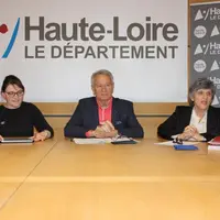 Marie-Laure Mugnier, Jean-Pierre Vigier et Madeleine Dubois lors de la présentation de l’événement au Puy.