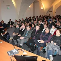 Le président Gilles Boyer a ouvert le café-conférence à la Maison de la Providence au Puy.
