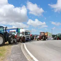 Déterminés et en colère, les agriculteurs ont bloqué les grands axes routiers du département.