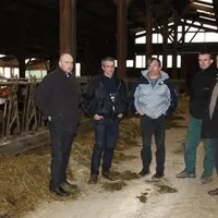 Les présidents de CODELIA et Haute-Loire Conseil Élevage sur l’exploitation de Emmanuel Reymond.