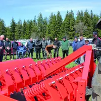 Une cinquantaine d'agriculteurs a assisté aux premiers essais de l'outil Séradical, développé par la FDGDON.