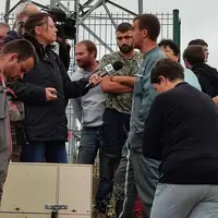 Face à la presse, Frédéric Salgues, associé du Gaec du Coupet, fait part  de son incompréhension et de son désarroi.
