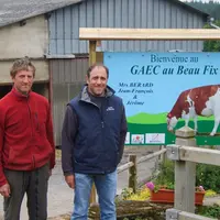 Les associés du GAEC au Beau Fix, Jean-François et Jérôme,
ont échangé une surface de 10 Ha.