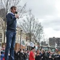 Discours des élus pendant la mobilisation du 25 mars