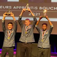 Les trois lauréats du concours du meilleur apprenti boucher de France.