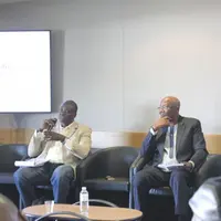 Thomas Sawadogo secrétaire permanent de la COFENABVI et Issa Sawadogo du Ministère des ressources 
animales et halieutiques au Burkina Faso.