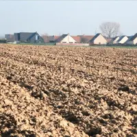 Fait marquant en ce début de XXIe siècle, c'est l'intérêt croissant des opérateurs financiers et aval de l'agriculture envers le monde agricole.