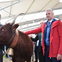 Laurent Wauquiez aux côtés des éleveurs au Sommet de l'élevage.