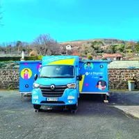 Le bus de l'orientation vient à la rencontre des élèves de collèges dans toute la région Auvergne-Rhône-Alpes.