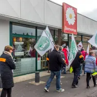 Le 5 novembre dernier en Haute-Loire, les agriculteurs ont rendu visite à plusieurs GMS.