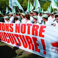 10 000 agriculteurs présents à Paris pour manifester leur désespoir.
Ils ont défilé de 10 heures à près de 16 heures. Le slogan : « Sauvons notre agr