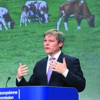 La commissaire Dacian Ciolos lors de la conférence de presse après l’accord du 26 juin sur la réforme de la PAC.