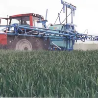 Le pulvérisateur doit avoir les éléments nécessaires pour respecter le droit du travail et de l'environnement.