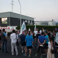 Les agriculteurs en action sur l’un des trois sites concernés. Ici la laiterie Richemont à Brioude.