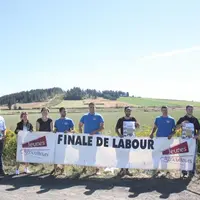 Des jeunes agriculteurs impliqués dans l’organisation de la Départementale de labour, sous la conduite du président Florian Monteil (tout à droite).