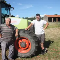 Lucas Bayard avec Michel Brustel, le frère de Brigitte, installé à St George d'Aurac..