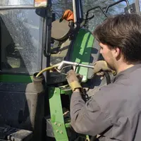 Au 1er novembre 2011, tous les tracteurs agricoles rouleront au GNR.