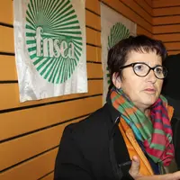 Pour Christiane Lambert, l'urgence est d'assurer la continuité économique du pays.