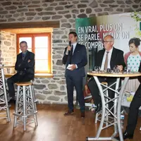 Une assemblée sous la présidence de Jean-Claude Nigon.