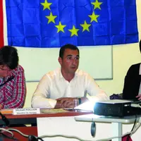 Mickael Poillion (à gauche), membre du bureau des JA et spécialiste des questions de marché, Jean-Michel Schaeffer (au centre), président des JA, et C