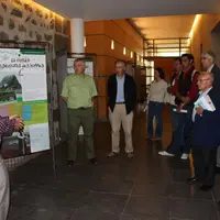 Devant l’exposition : les responsables de l’ONF (Dominique Gillet et Bertrand Teissedre) avec Jean-Noël Borget du CPIE et Guy Vissac, conseiller génér