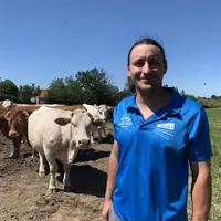 Pierre Picard est installé en Gaec, avec sa compagne et son frère à l’est de l’Allier.
