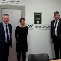 De gauche à droite : Régis Sanial, responsable du Développement des Territoires et de l’Agriculture,
Delphine Guérin, animation clientèle des profess