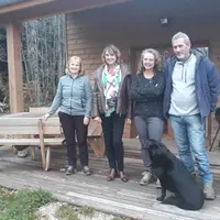 La famille Russier, à droite, aux côtés de Isabelle Valentin Députée et Denise Souvignet présidente de l'ADAF.