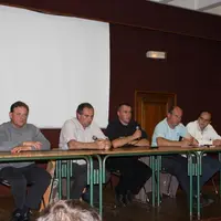 Jean-Michel Durand secrétaire général, Gilbert Guignand président et Yannick Fialip
président de la section laitière pour la FDSEA ; Jérome Veysseyre