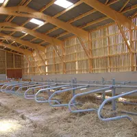 Bâtiment agricole neuf, avec logettes paillées