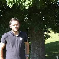 François Terrier jeune agent de remplacement avant de s'installer en Gaec au Mas de Tence