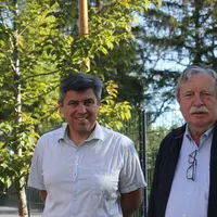 Le directeur du CFPPA Frédéric Reymondon et Emmanuel Coste co-président de l'association Au Fil de l'Eau heureux de voir aboutir leur projet de légume