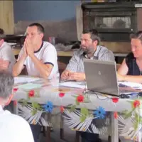 De gauche à droite, Nicolas Perret, JA 03, Frédéric Lacoste, JA 15, Benoît Julhes, Président des JA Auvergne, Cédric Gauthier, JA 43, Marion Vedel, JA