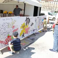Des animaux, des produits fermiers, des outils… cette fresque peinte par les enfants met l’agriculture en relief.