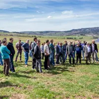 À Fay sur Lignon, sur les parcelles du Gaec des Frontières, 
responsables syndicaux et professionnels, et administration, ont pu constater de visu de