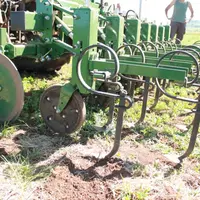 Cette année, les 2 agriculteurs ont fait un essai avec passage de bineuse autoguidée par caméra...
