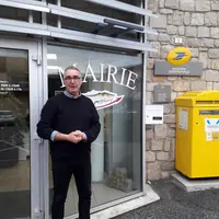 Pour F. paillon : «En tant que maire, il faut aimer les gens, aimer rencontrer, aimer son village, avoir envie de faire bouger les choses. Il faut sav