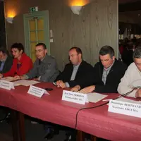 Les responsables de la FDCUMA en compagnie de Marie-Agnès Petit, conseillère générale, Laurent Duplomb, maire de St Paulien. La FDCUMA a annoncé l’emb