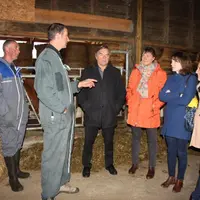 À La Chapelle d’Aurec, les associés du Gaec du PEM ont pu échanger avec Émilie Bonnivard.