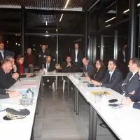 Les acteurs de la filière Lentille Verte du Puy ont pris le temps d'expliquer toutes les problématiques au ministre.