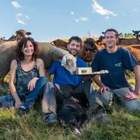 Pour une illustration lors de l’opération «De ferme en ferme», 
les 3 associés ont pris la pose.