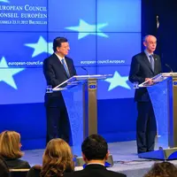 Jose Manuel Barroso (à gauche), président de la Commission européenne, et Herman van Rompuy, président du Conseil européen, lors de la conférence de p