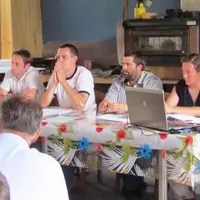 De gauche à droite, Nicolas Perret, JA 03, Frédéric Lacoste, JA 15, Benoît Julhes, Président des JA Auvergne, Cédric Gauthier, JA 43, Marion Vedel, JA