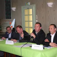 De gauche à droite : François Boudon Directeur général d’Entremont, et les administrateurs Massif-central, Laurent Duplomb, Jérôme Aubert et Rémi Bron