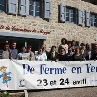 Un emblème de charme avec l’épouvantail et un slogan à retenir : «Deux jours pour découvrir le meilleur de notre terroir, le reste de l’année pour rev
