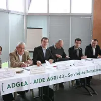 De gauche à droite : Sandrine Cottier, Claude Cubizolles (directeur SR43), Frédéric Pélisse (président SR43), Christian Gouy (président Aide Agri 43),